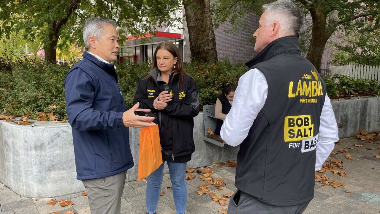 周美学博士与参议员Jacqui Lambie和候选人Bob Salt