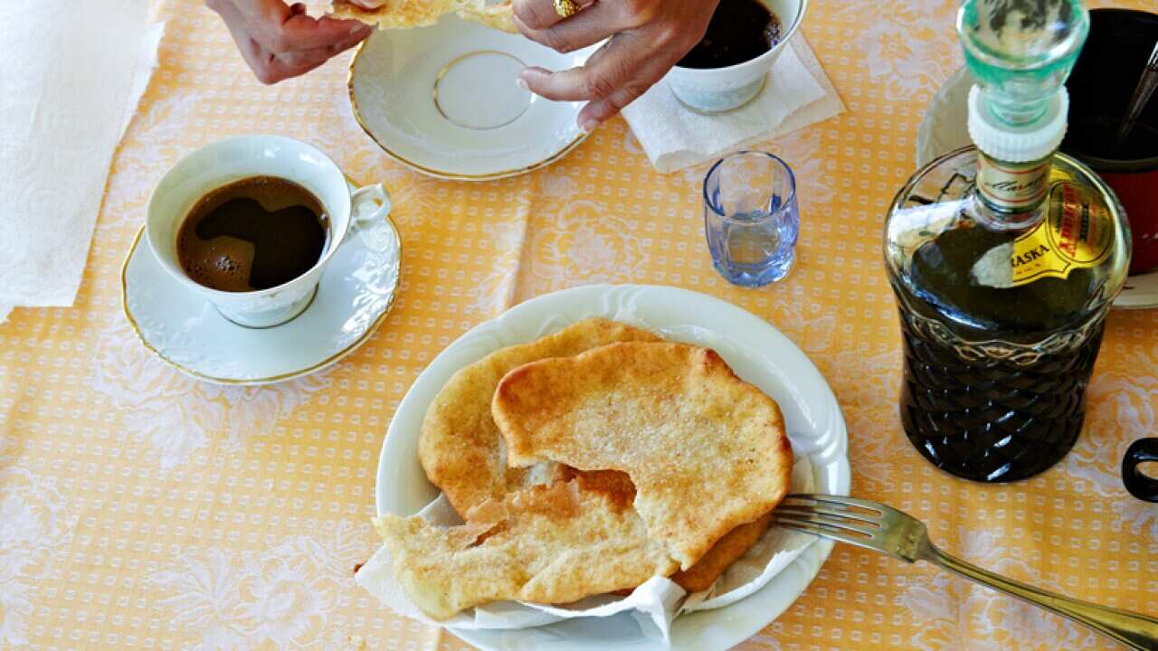 Fried sweet pastries (prspajle)