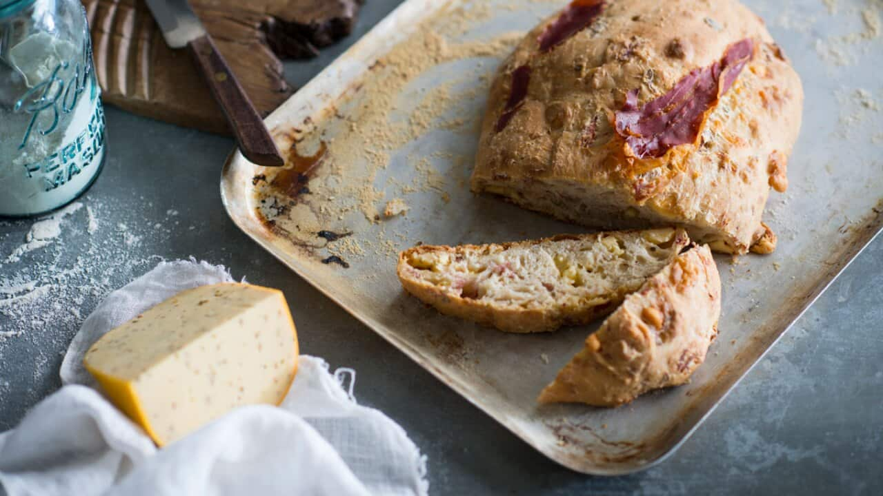 Dutch-Cheese-and-Ham-Bread.jpg