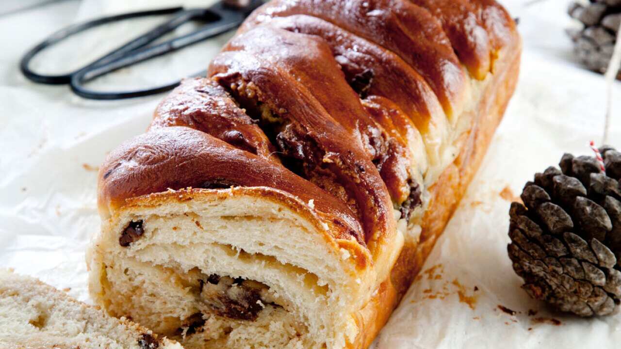 Halva and chocolate bread