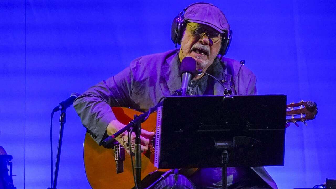 Silvio Rodríguez llama a "revolucionar la revolución" en Cuba 