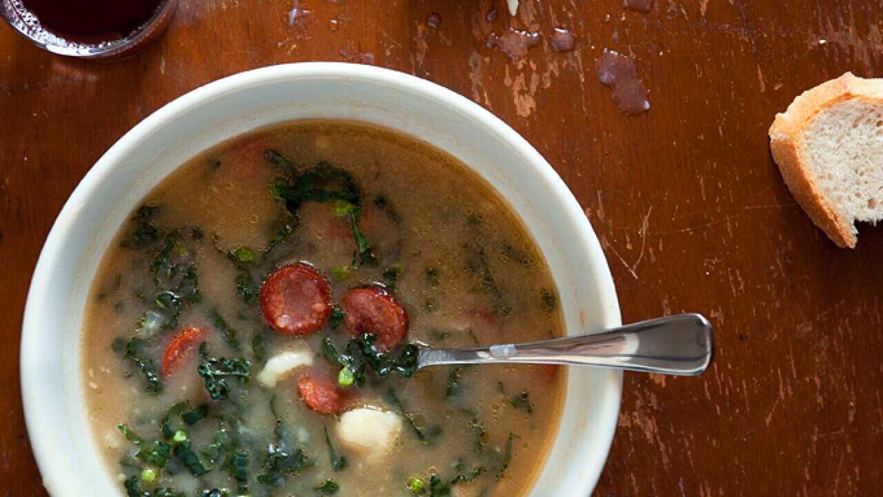 Kale_and_potato_soup.jpg