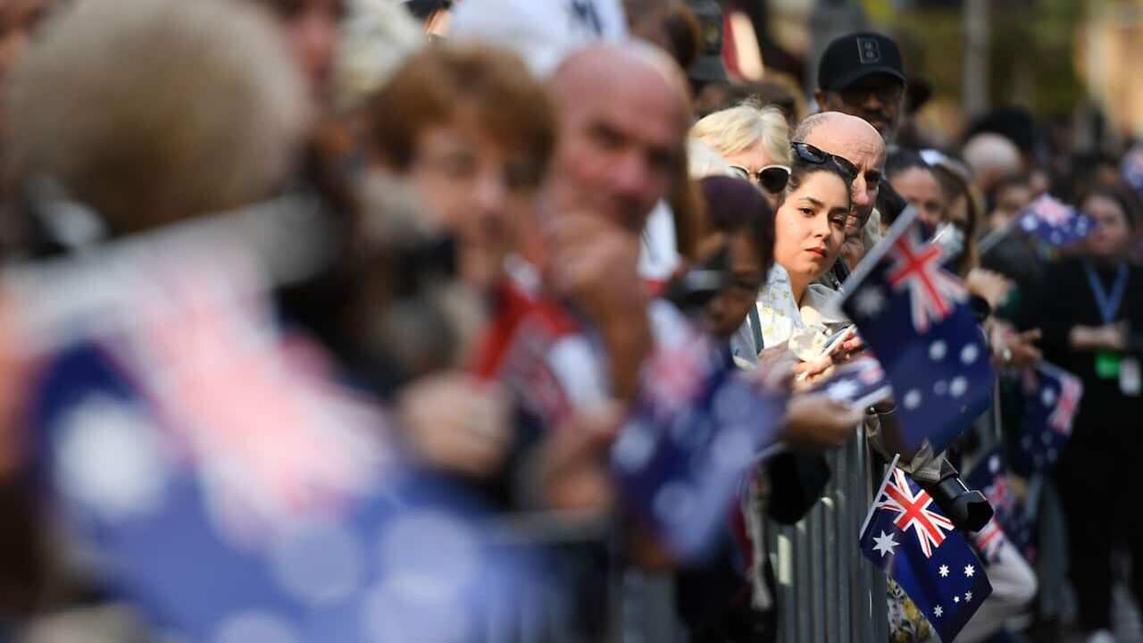 ANZAC Crowds.jpg