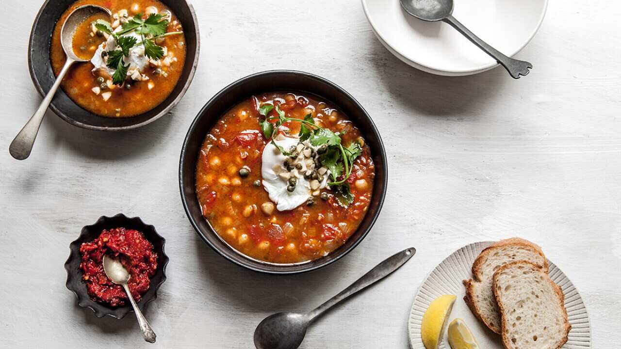 Tunisian chickpea soup (lablabi)