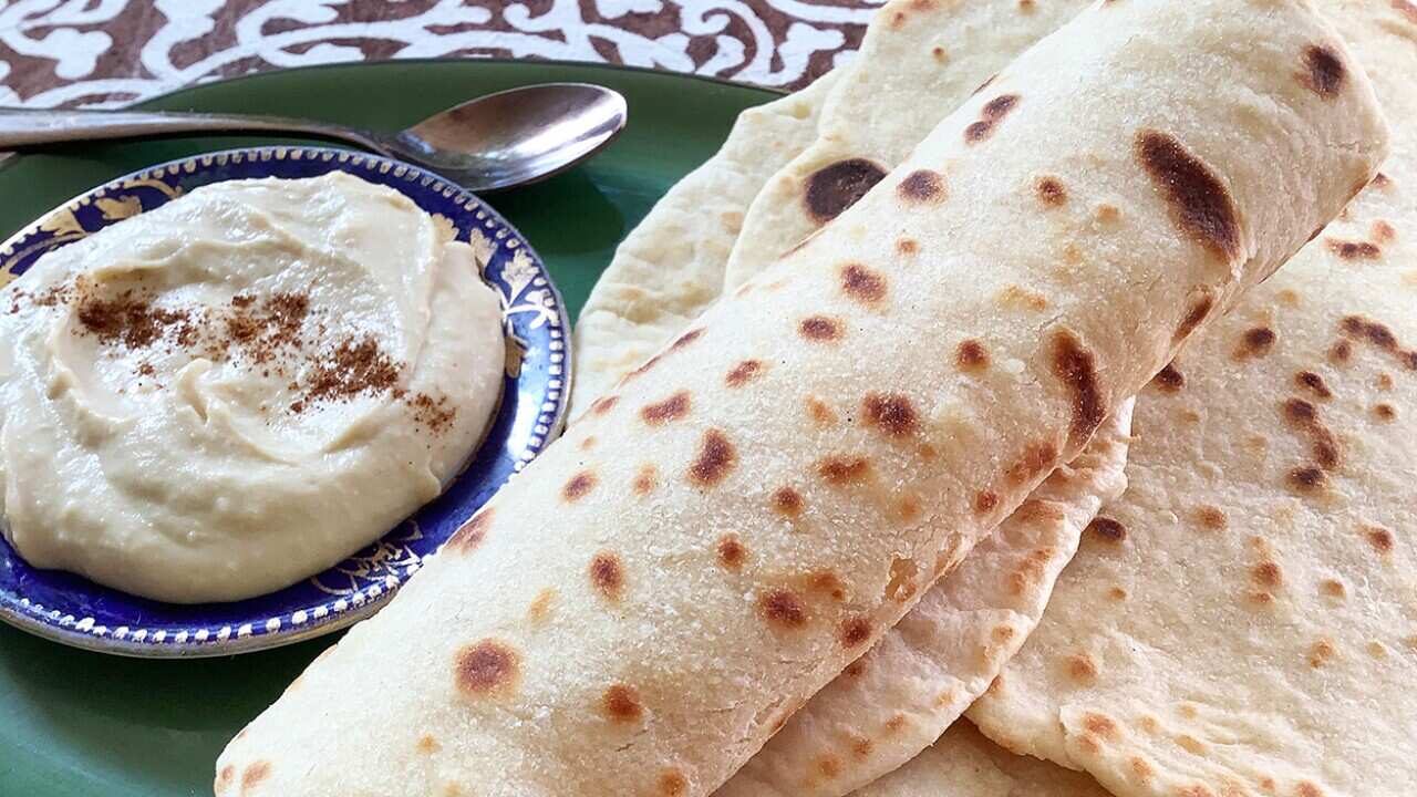 Hummus flatbreads