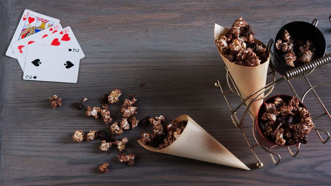 Chocolate and sour cherry crunch