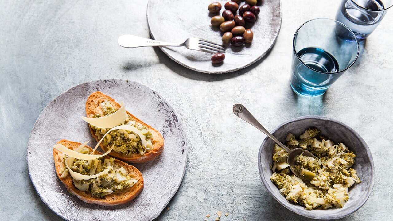 Long-cooked broccoli 