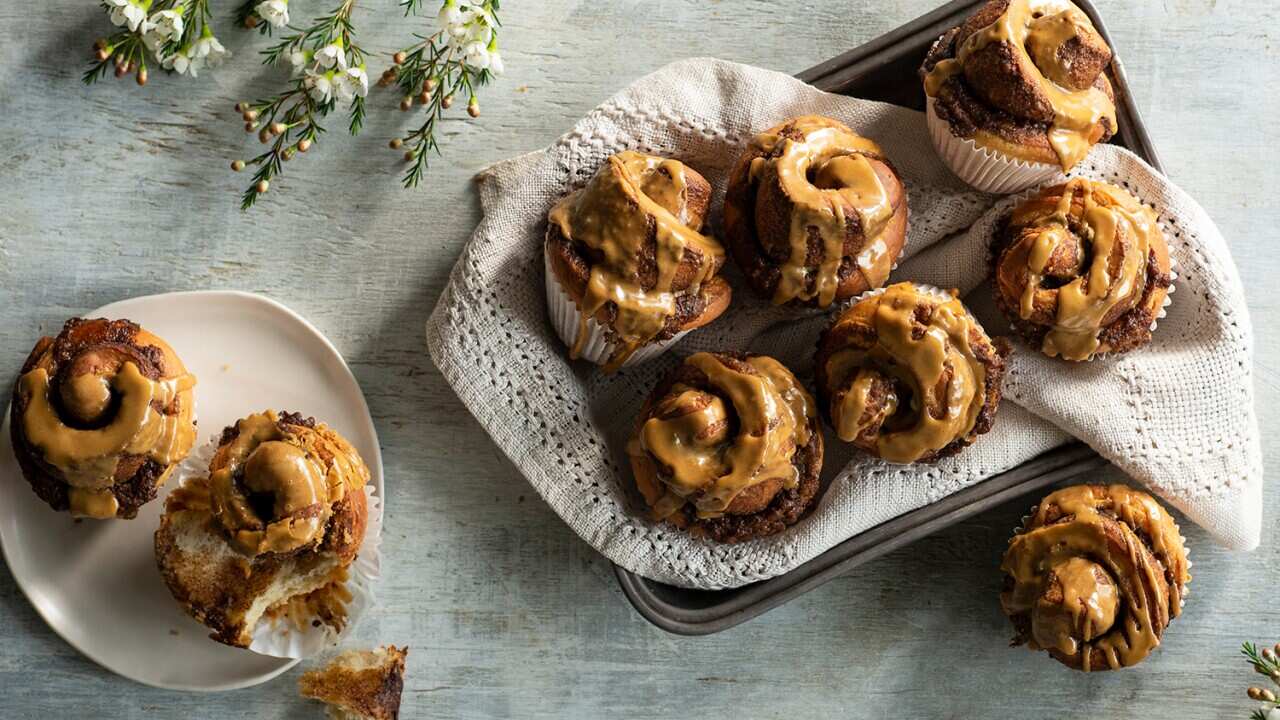 Sourdough cinnamon buns