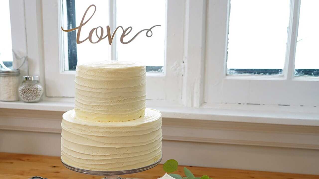 Classic wedding cake