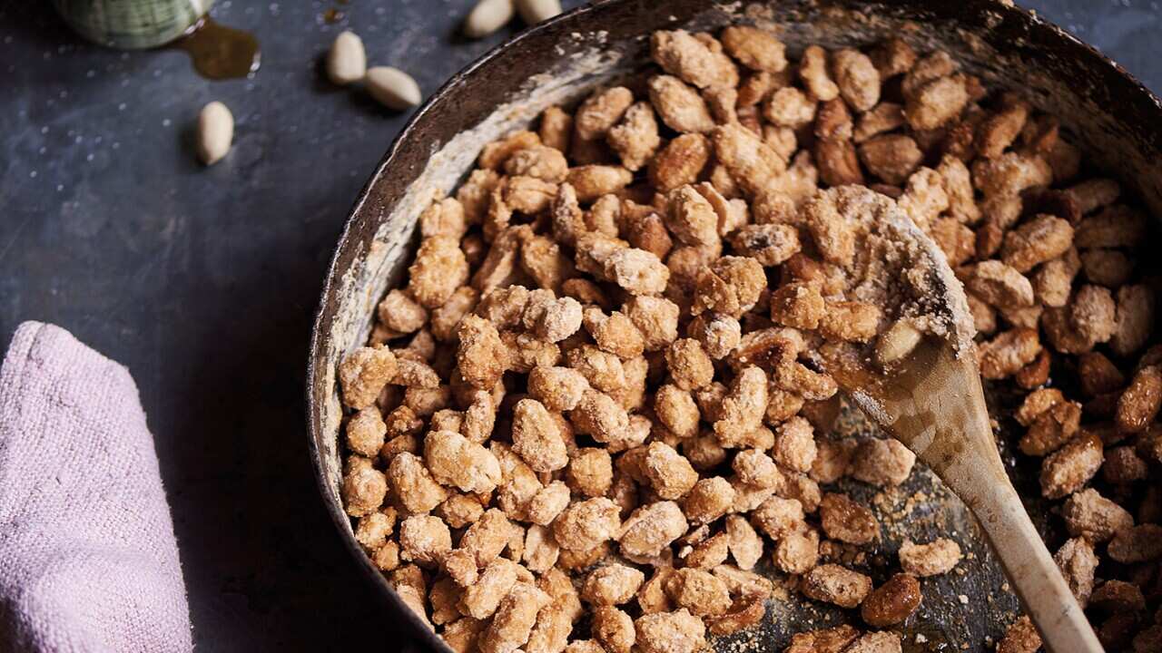 Caramel peanuts