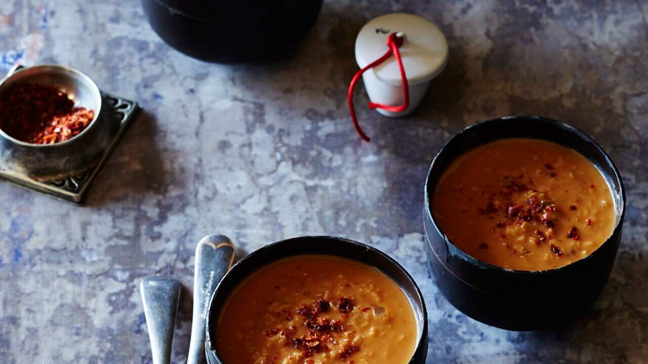 Red lentil soup with milk (sütlü mercimek çorbasi)