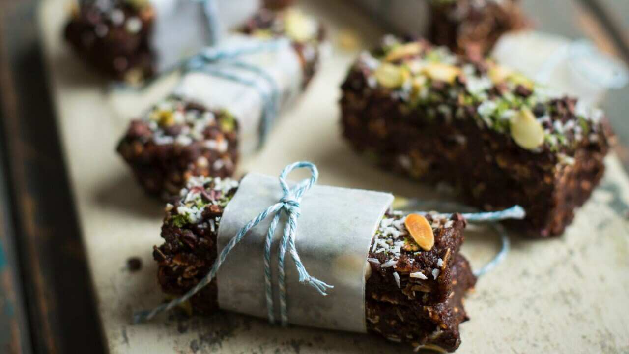 Almond breakfast bars