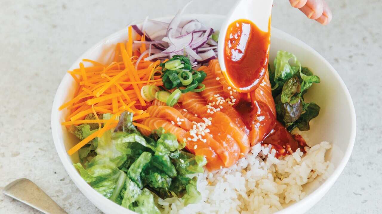 Sashimi rice bowl (hoedeopbap)