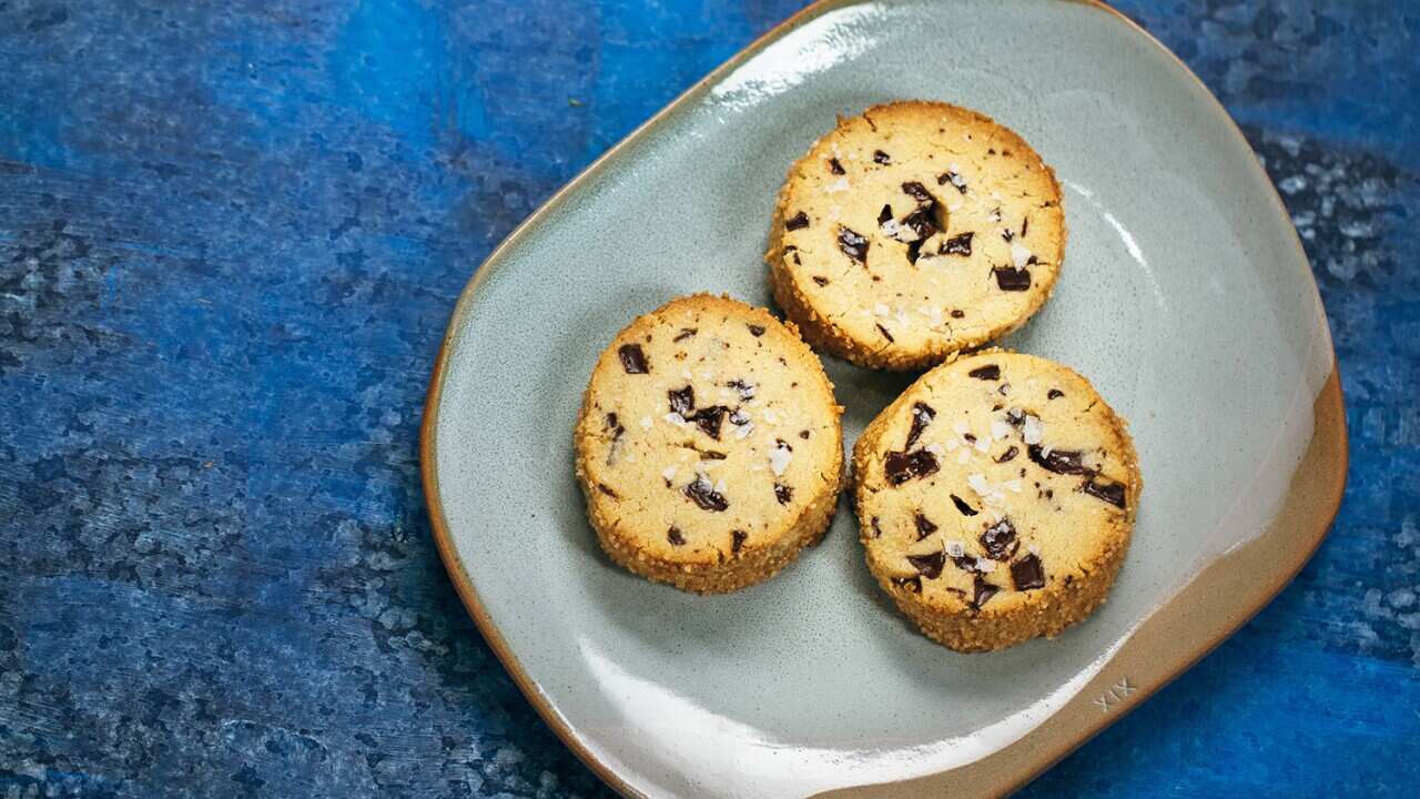 Chocolate chunk salted shortbread