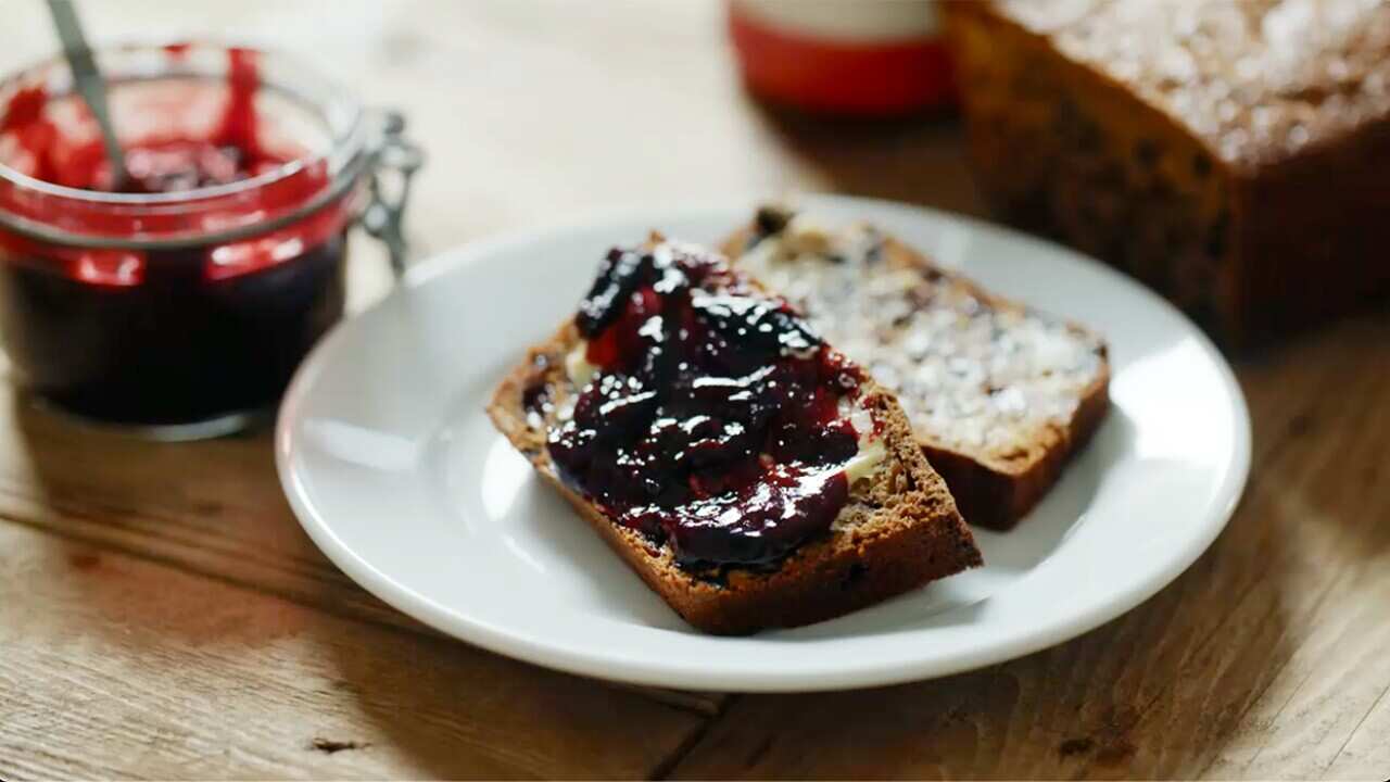 Rick Stein's tea loaf with plum compote (season 3 episode 3)