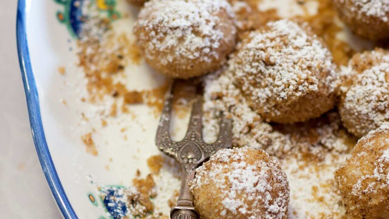 Cherry dumplings (cseresznyes gomboc)