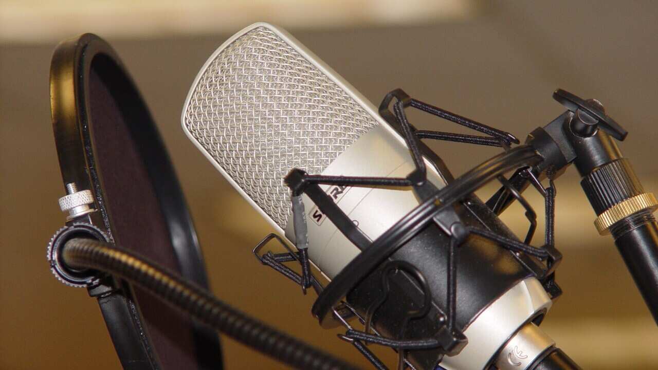 old_radio_mic.jpg