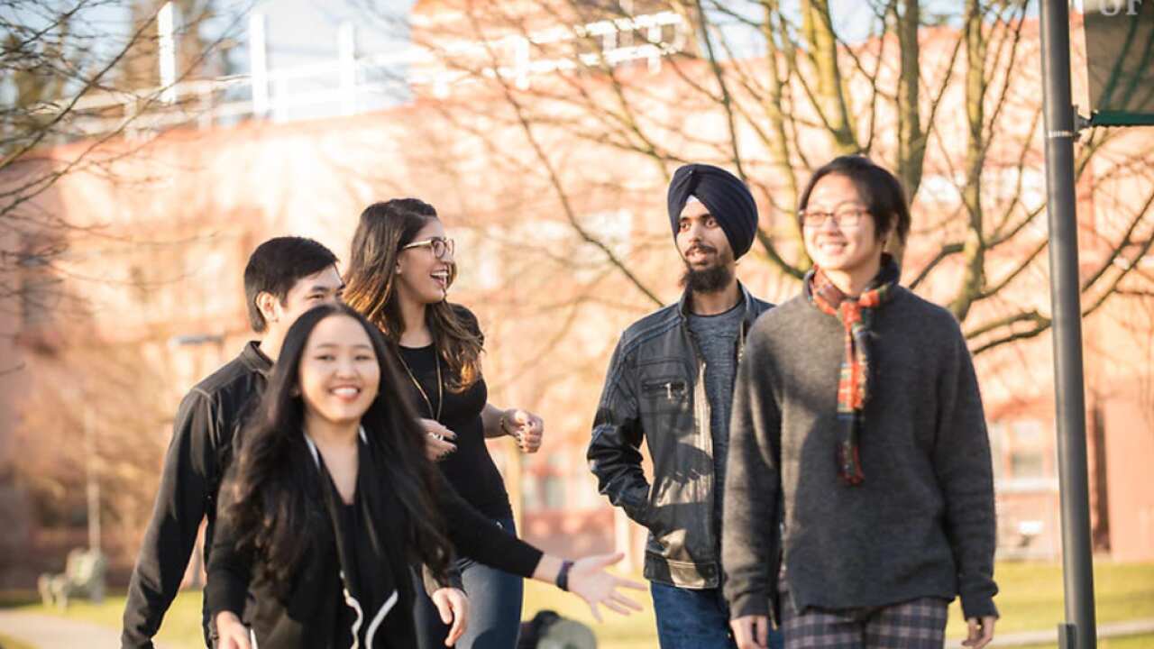 Border closures to Victoria won't prevent the return of international students in other states.