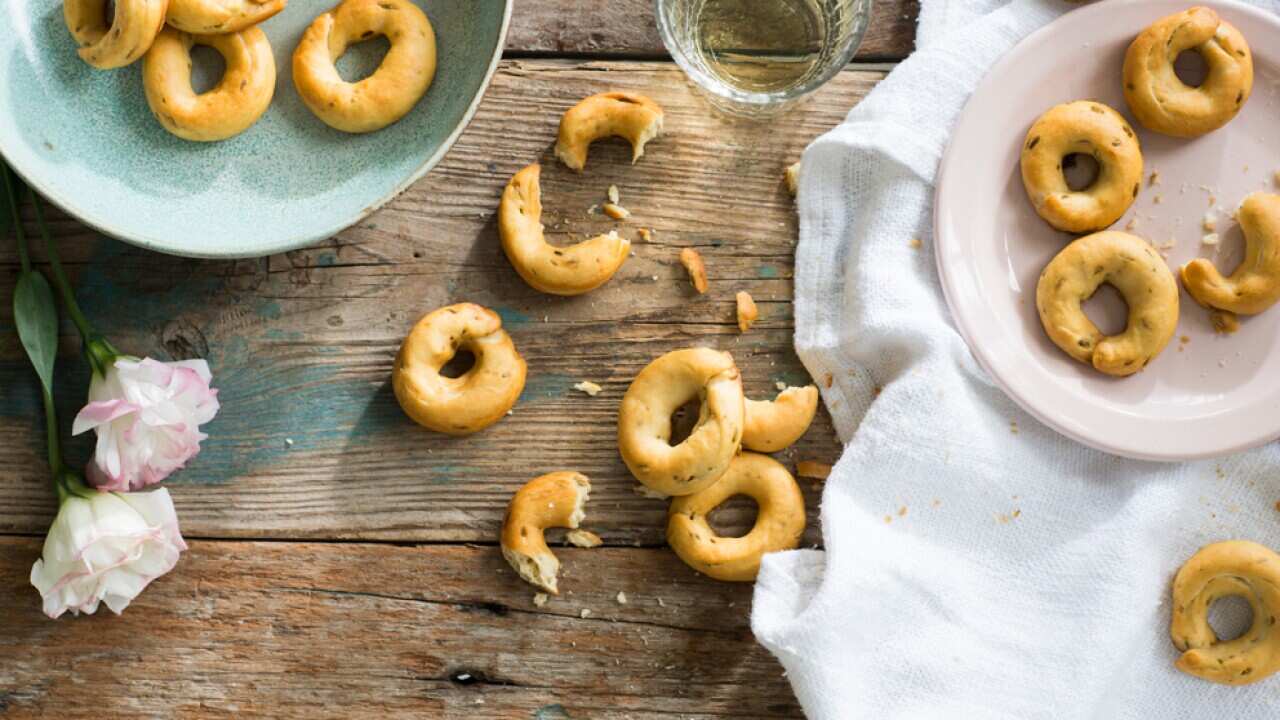 Taralli (Italian fennel biscuits)