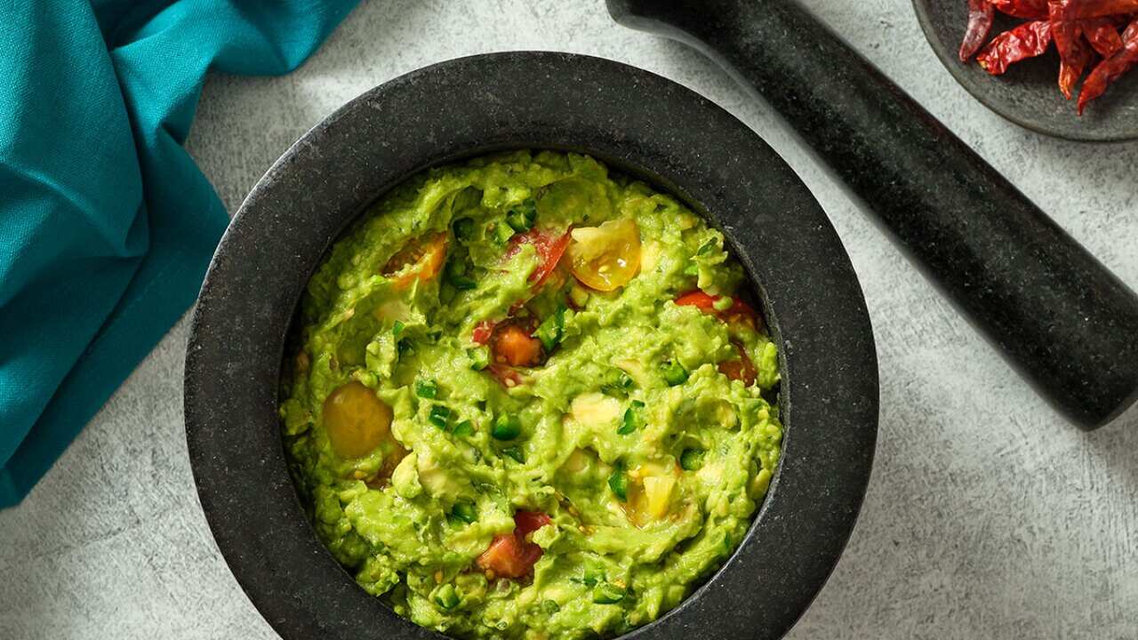 Tres chiles guacamole (guacamole con tres chiles)