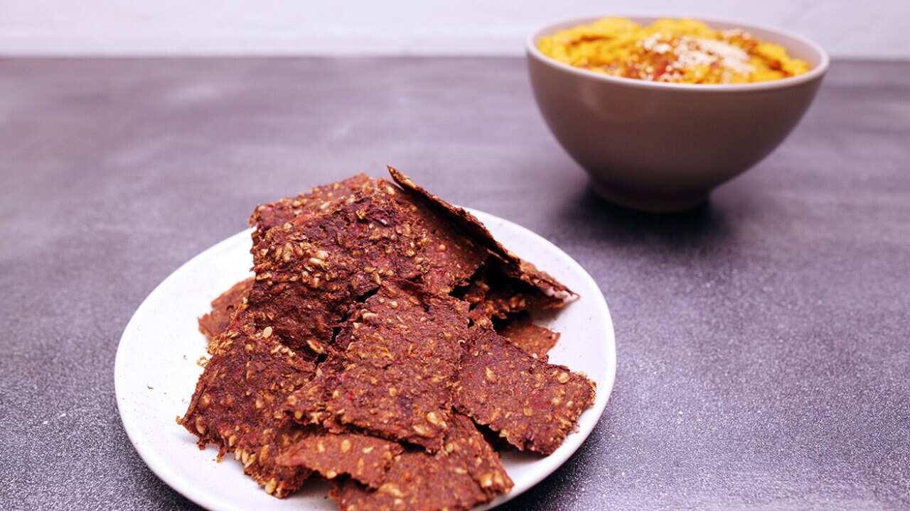 Tomato and onion seed breads