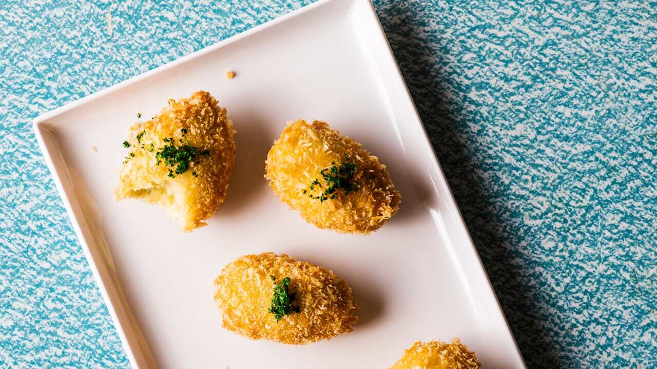 Crab croquettes (kanikorokke)