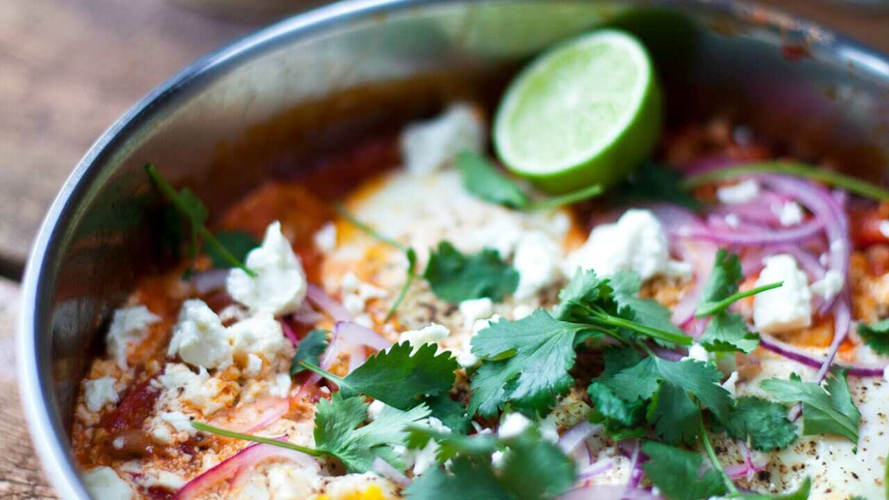 Baked Mexican eggs 