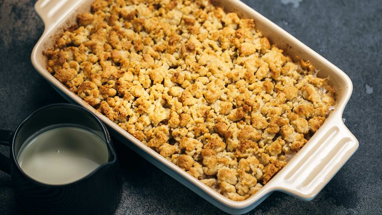 Emergency apple crumble