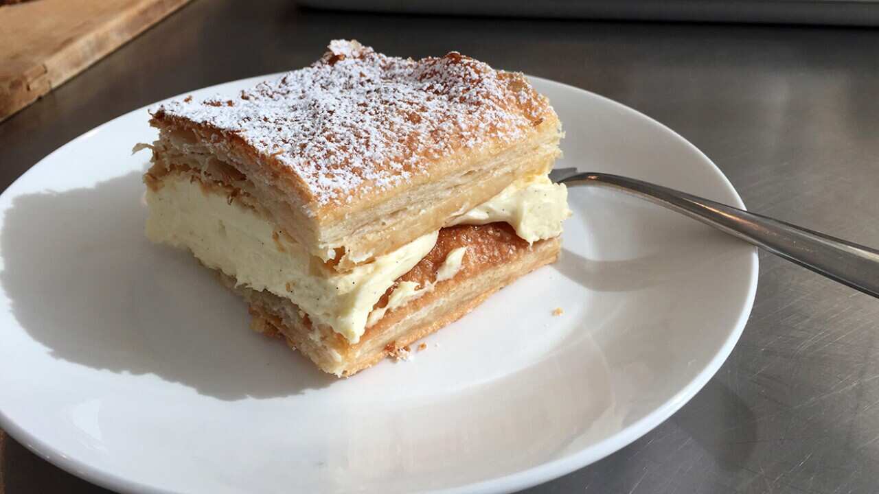 Polish puff pastry cream cake (kremowka)