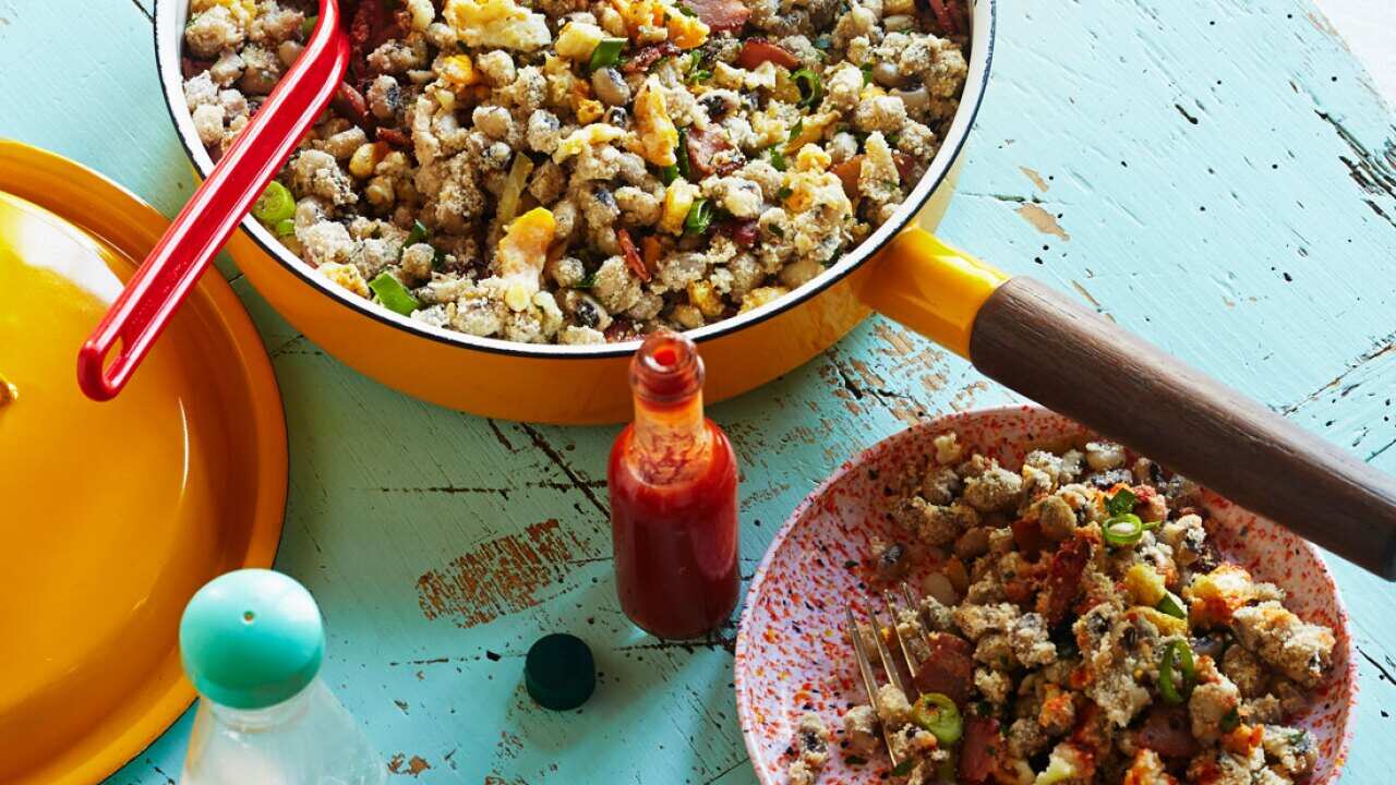 Beans with fried bacon and scrambled eggs (feijão tropeiro)