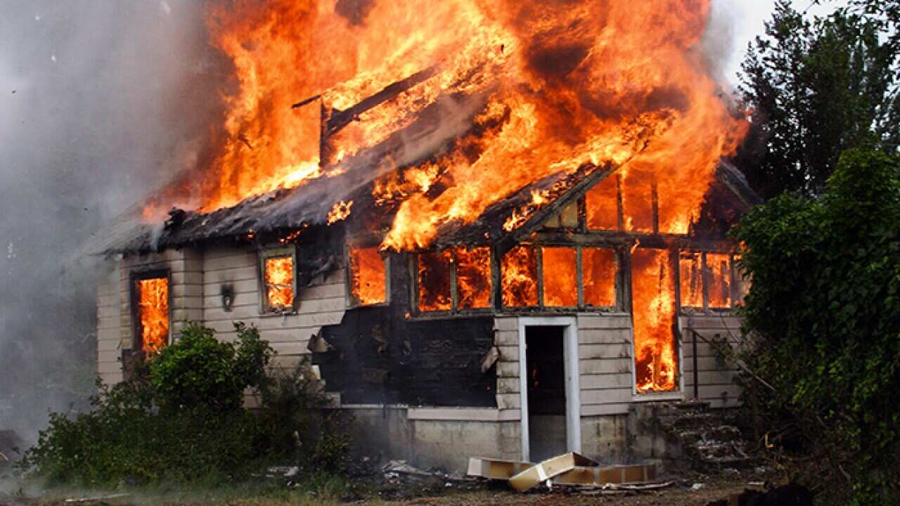 house-fire700x400.jpghouse_fires_kill_more_australians_than_all_natural_hazards.jpg