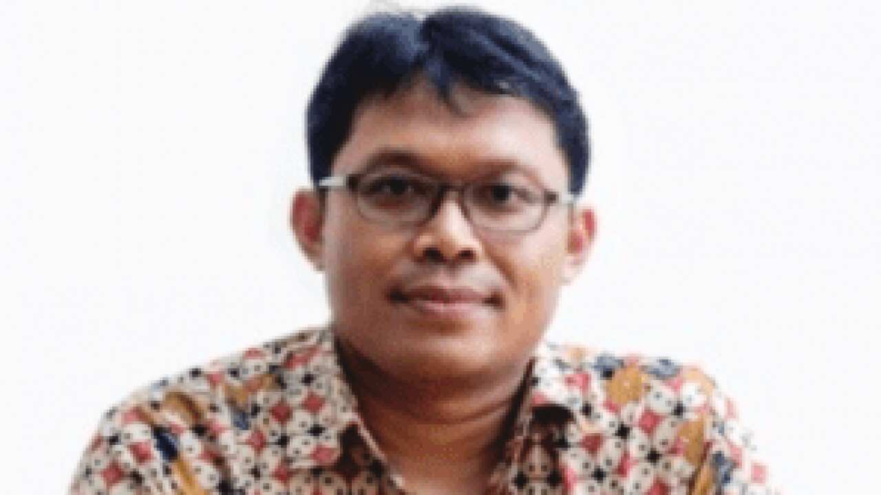 dr Riris Andono Ahmad