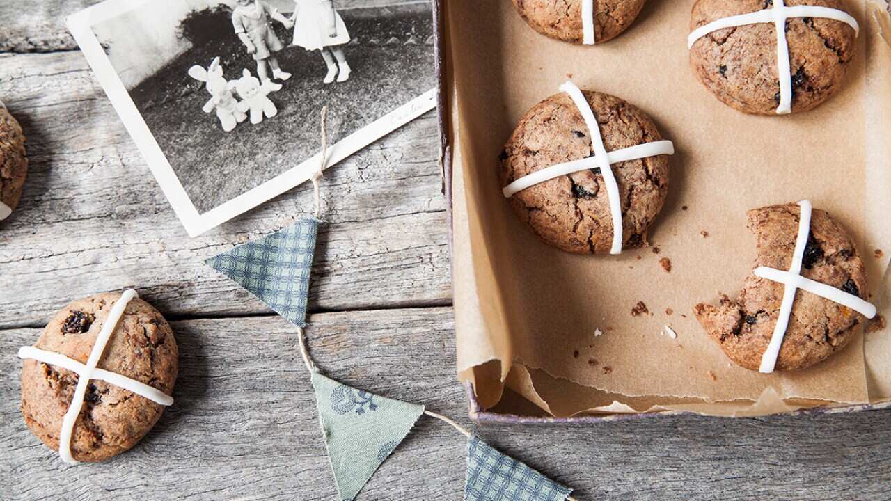 Hot cross cookie