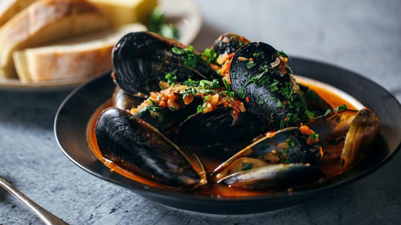 Mussels in garlic and white wine 