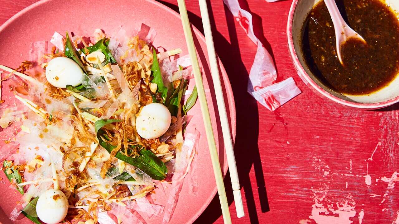 Rice paper salad with shrimp