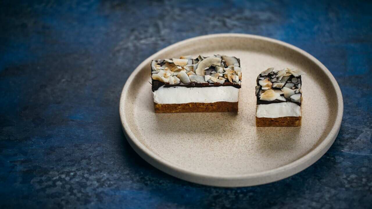 Toasty ANZAC biscuit slice with vanilla mashmallow