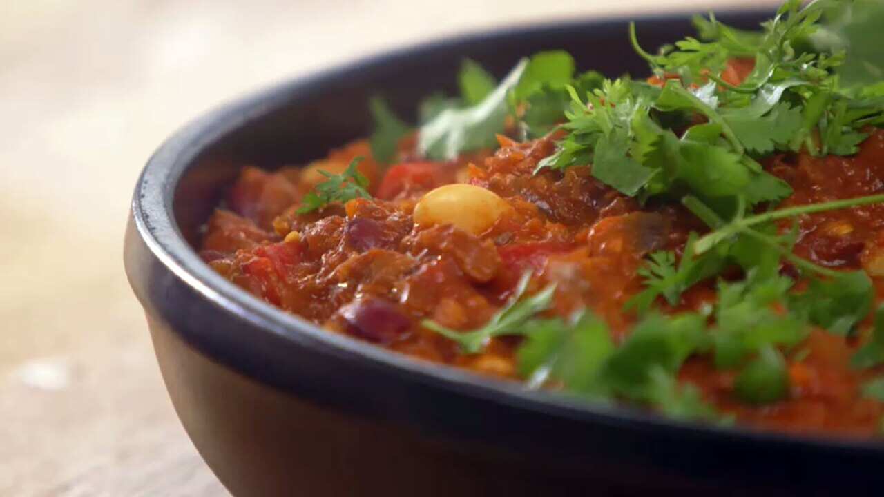 Bean and vegetable chilli