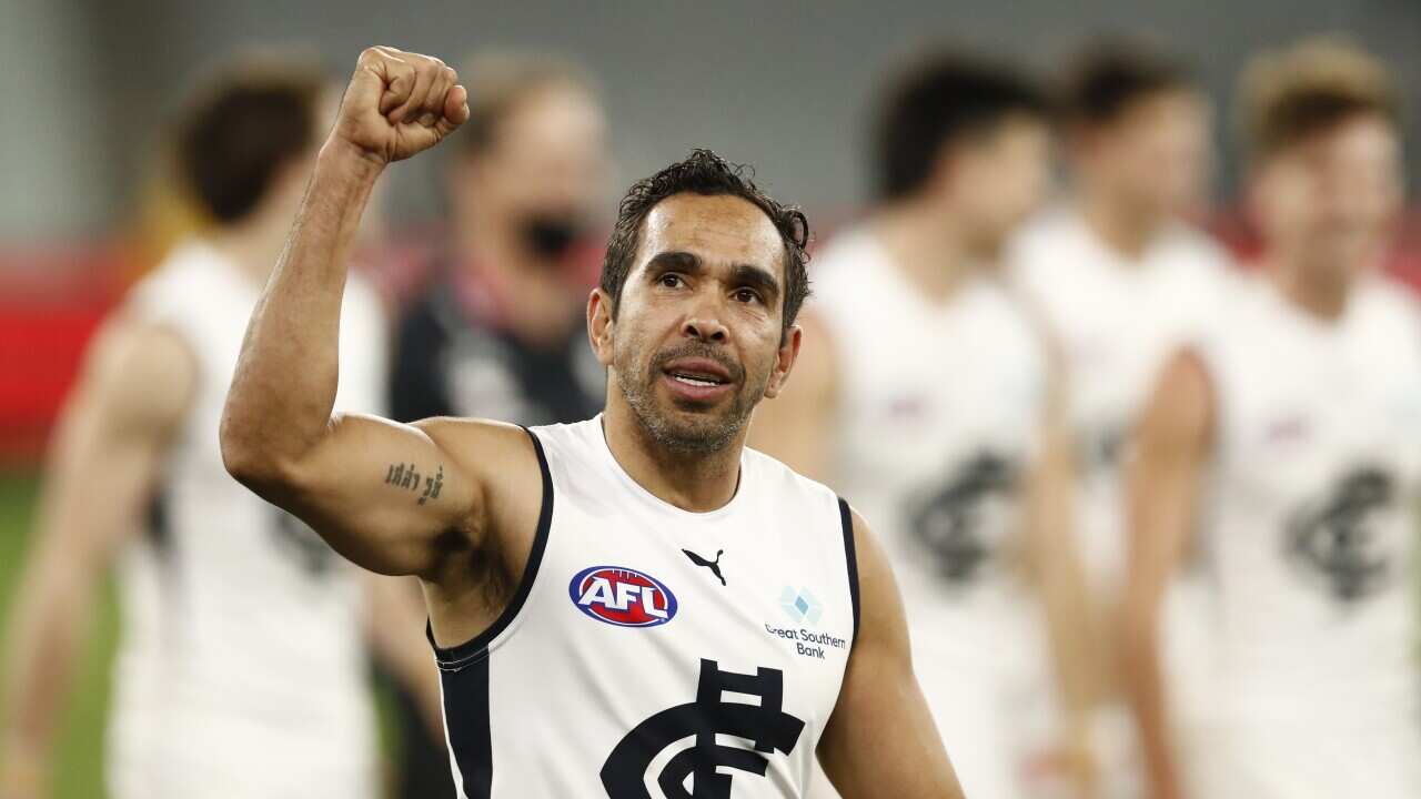 Eddie Betts of the Blues acknowledges the fans after the round 16 AFL match between Fremantle Dockers and Carlton Blues on July 03, 2021 in Melb, Australia. 