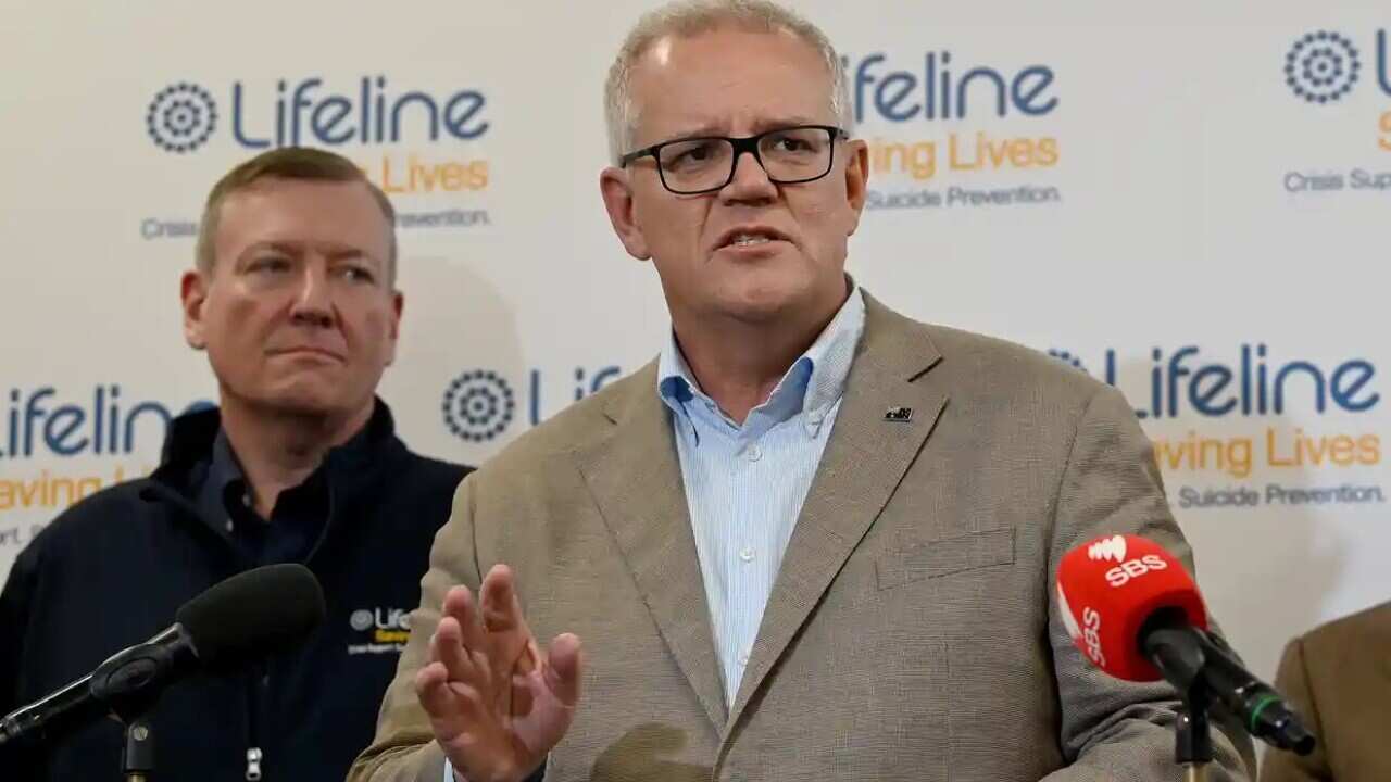 Visiting Lifeline offices in Sydney, Scott Morrison said nine Australians die every day as a result of suicide.