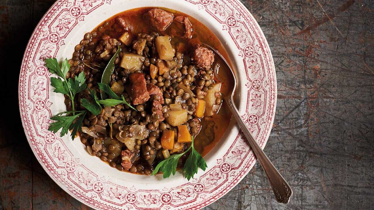 Lentil stew (guiso)