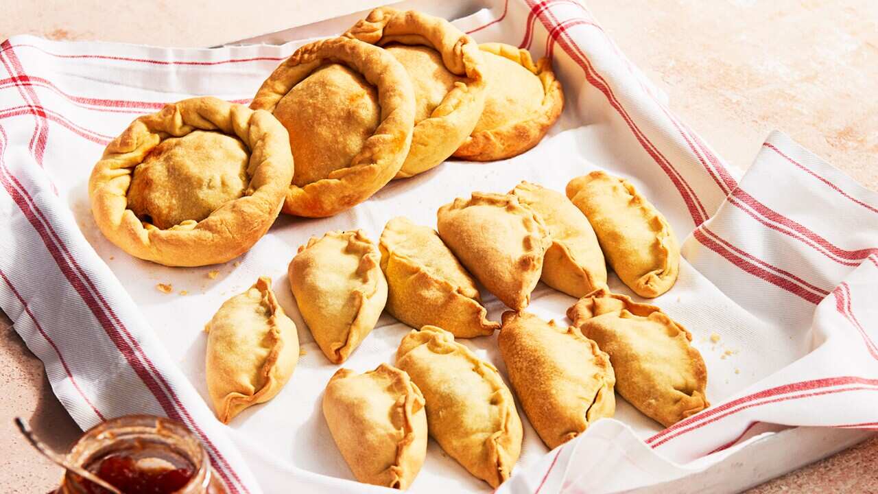 Vegetable pasties (cocarrois)