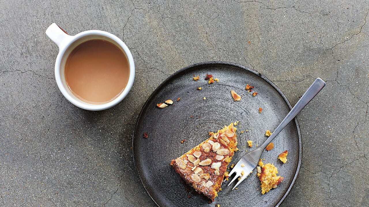 Almond and saffron cake