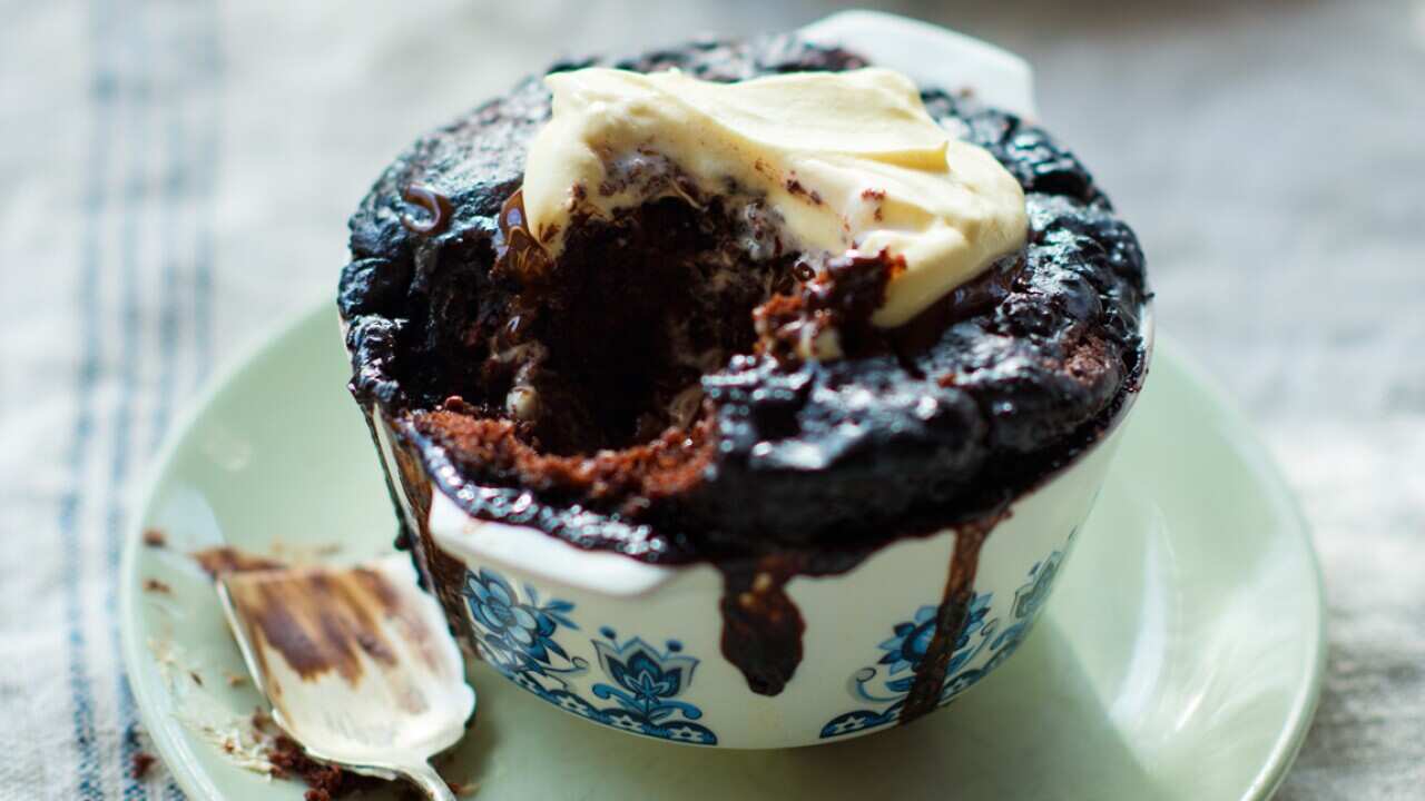 Chocolate self-saucing pudding