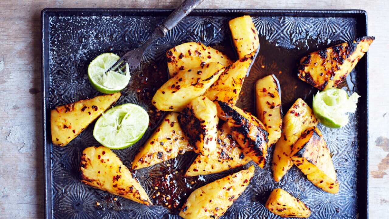 Grilled chilli and cinnamon pineapple