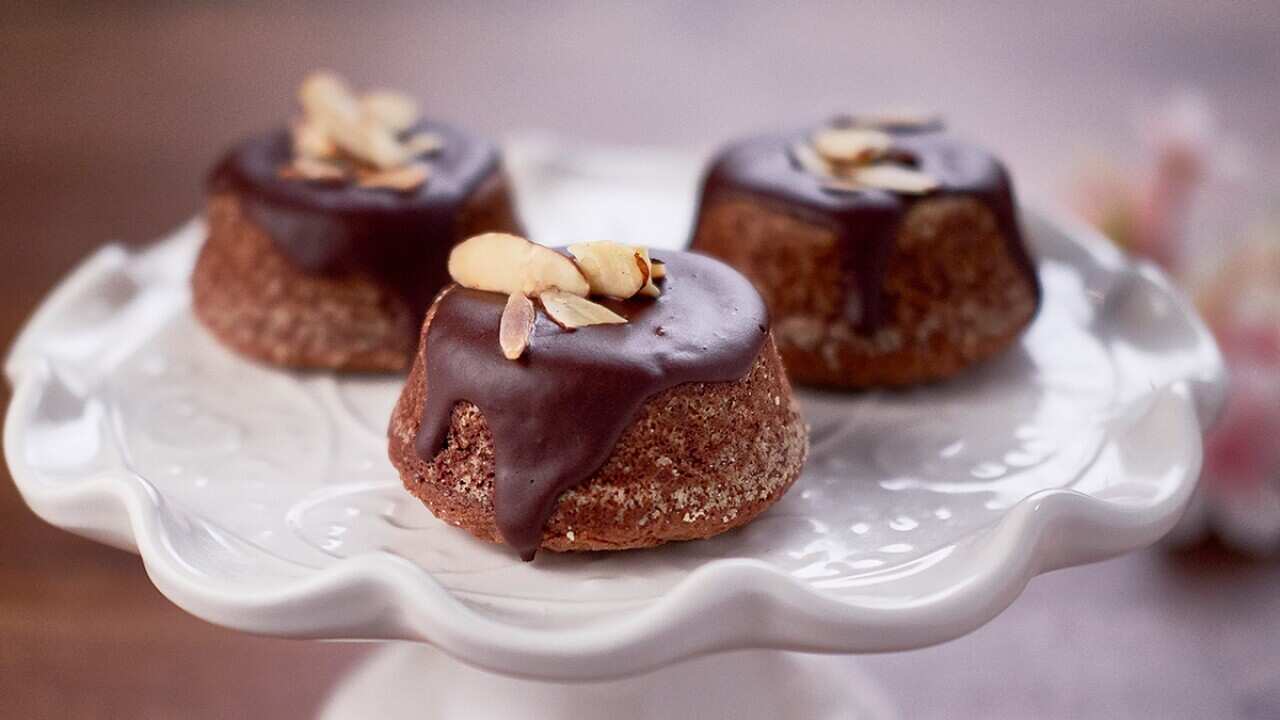 Mini chocolate almond tortes