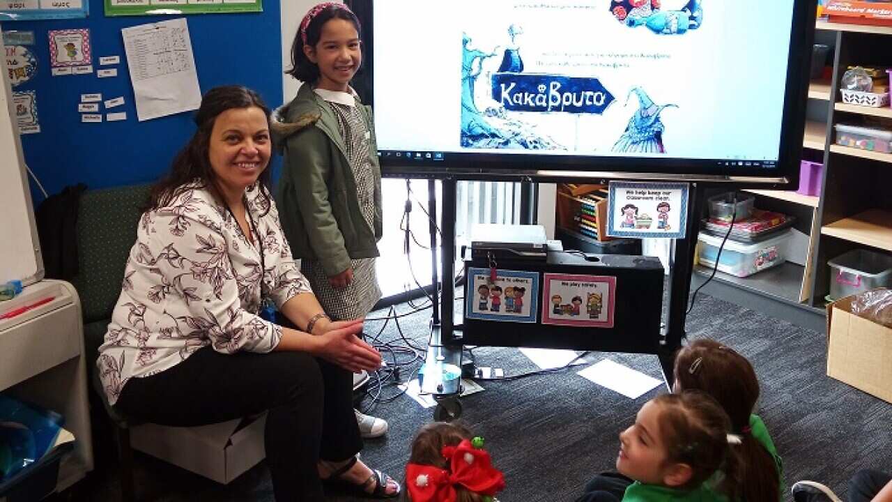 Educator Anastasia Koutsouroupa with students at the Lalor North Primary School. 