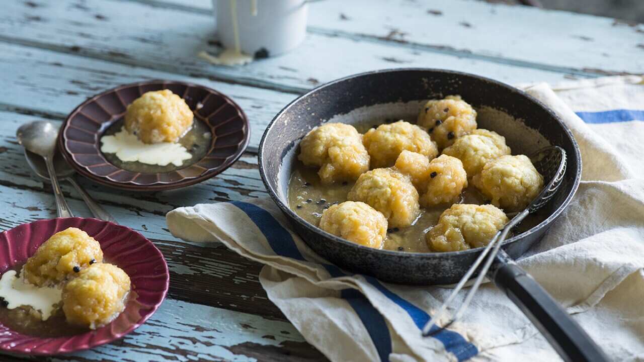 Dumplings in apple sauce