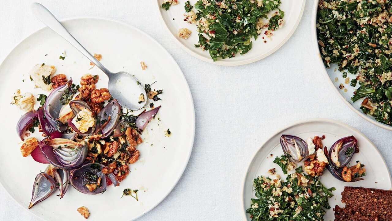 Red onion walnut salad