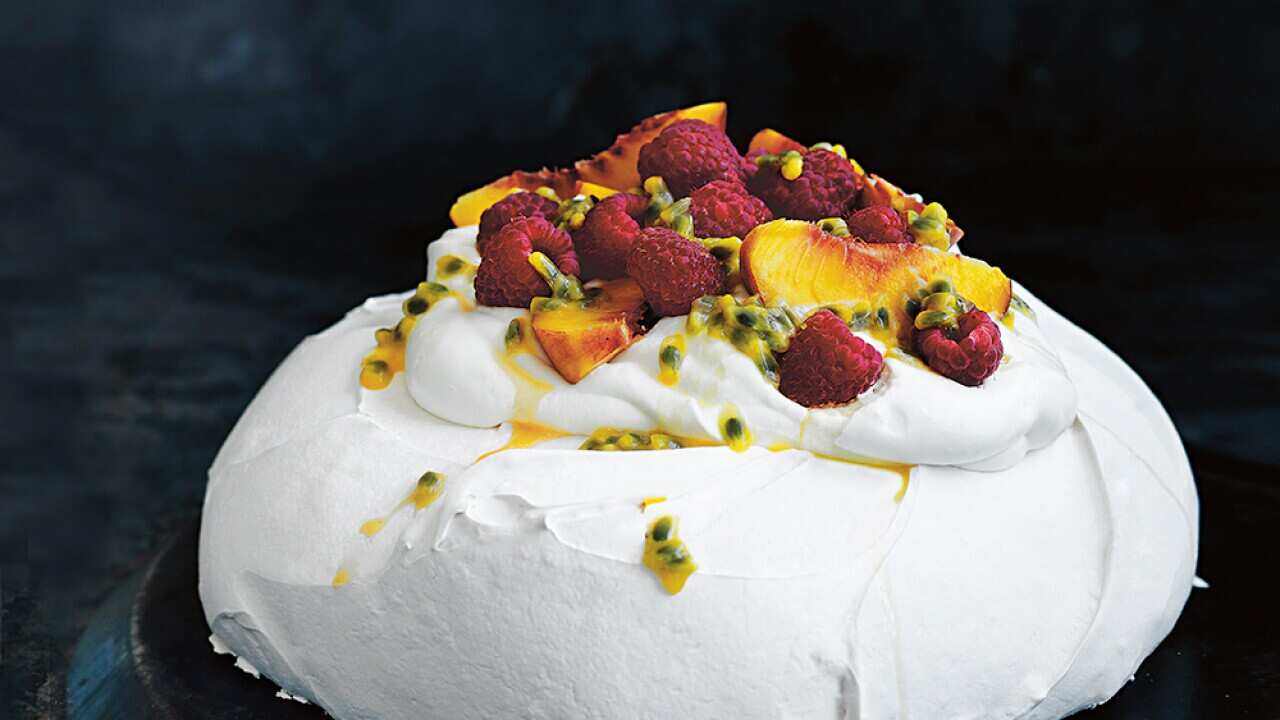 Donna Hay's perfect pavlova