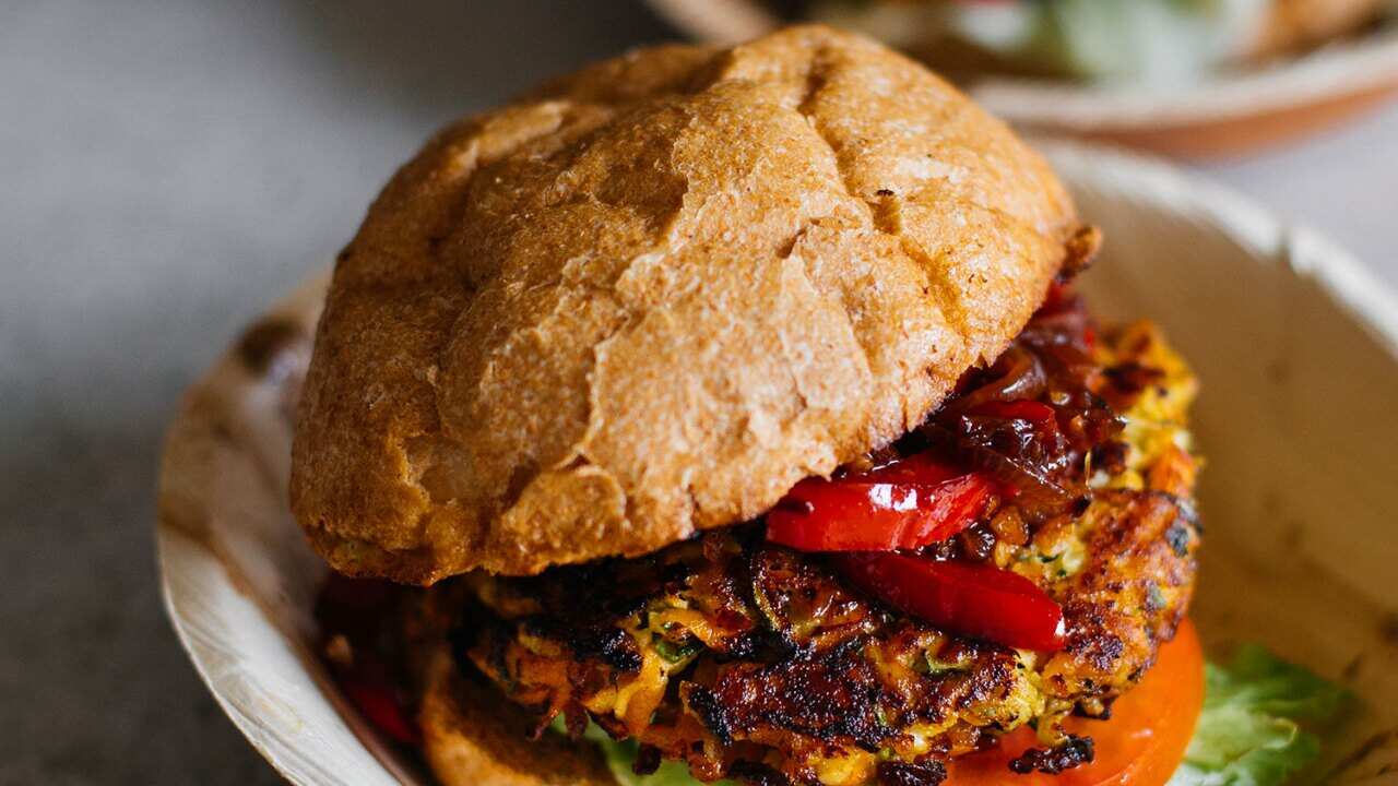 Haloumi burgers with peperonata